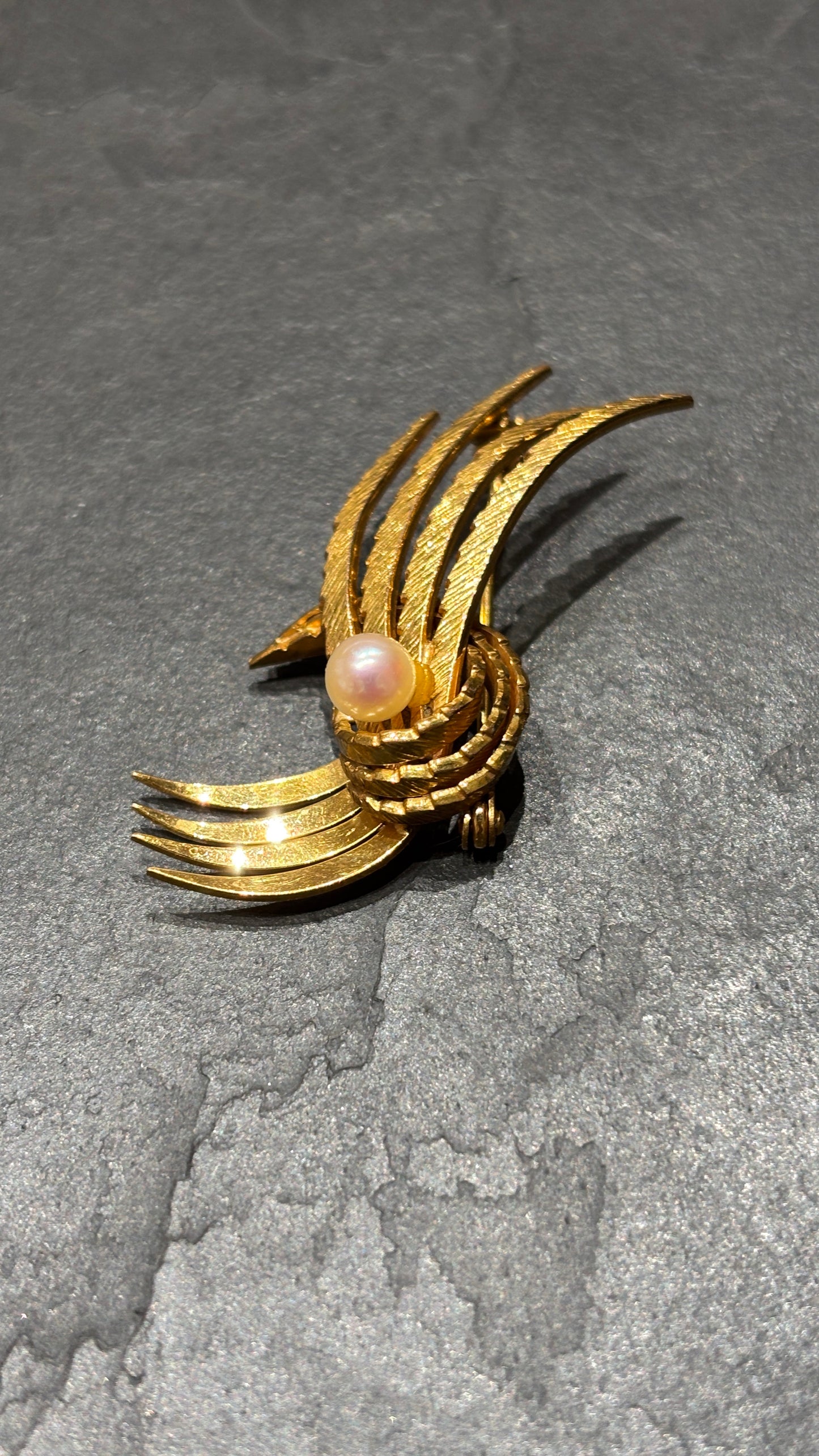 Broche années 60 plaquée or