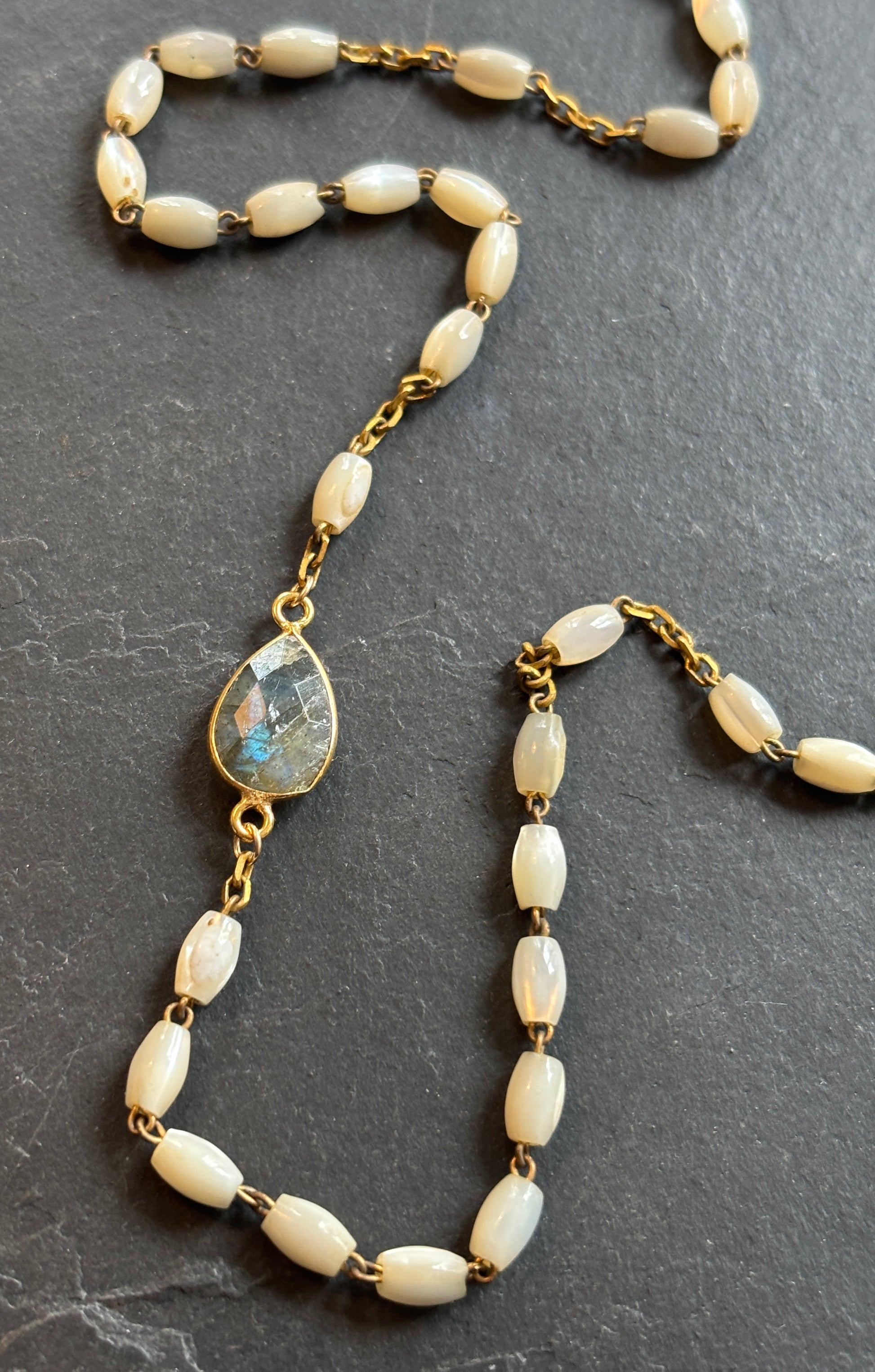 Coller chapelet de nacre et labradorite - blissparis