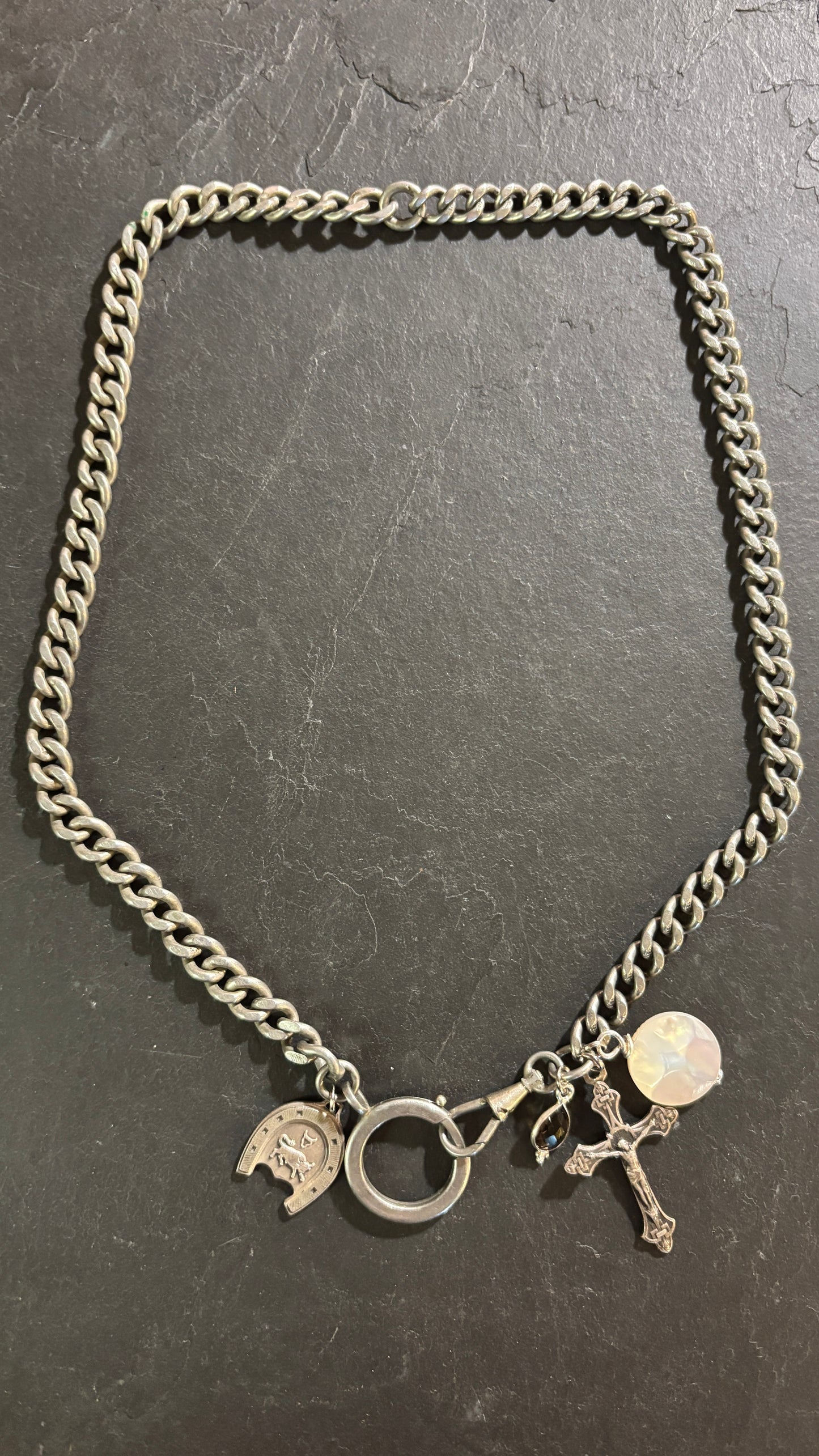 TAUREAU. Collier chaîne de montre, quartz fumé et croix de chapelet - blissparis