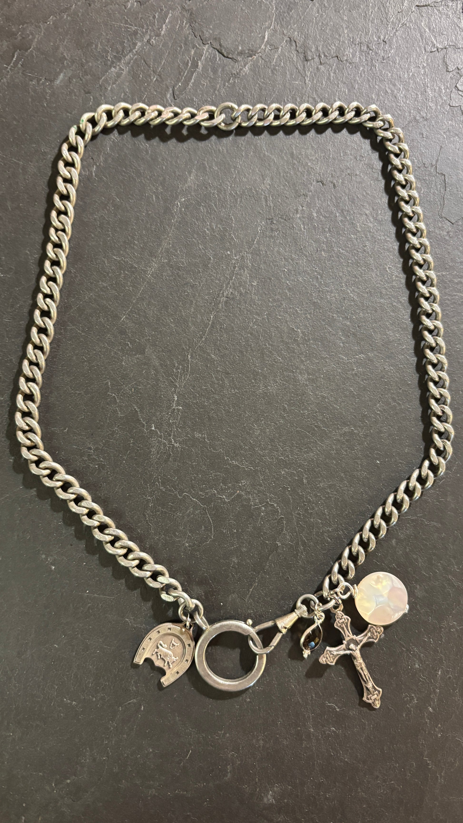 TAUREAU. Collier chaîne de montre, quartz fumé et croix de chapelet - blissparis