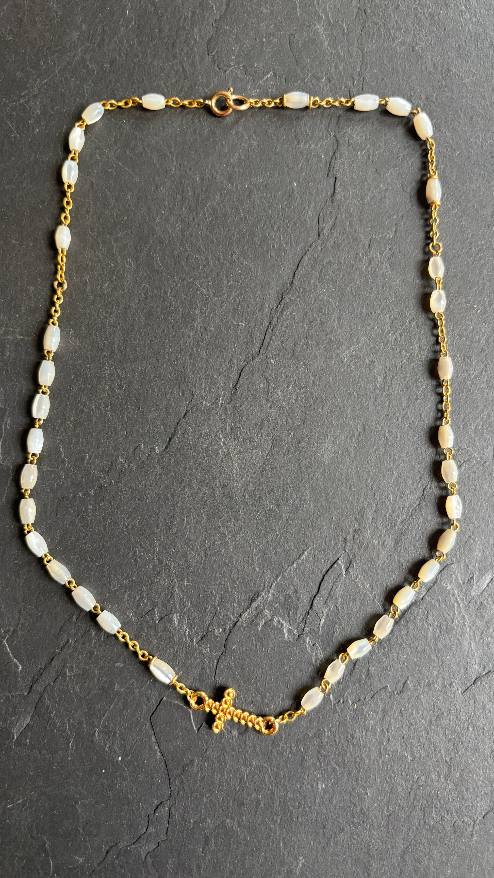 Collier chapelet nacré et croix - blissparis