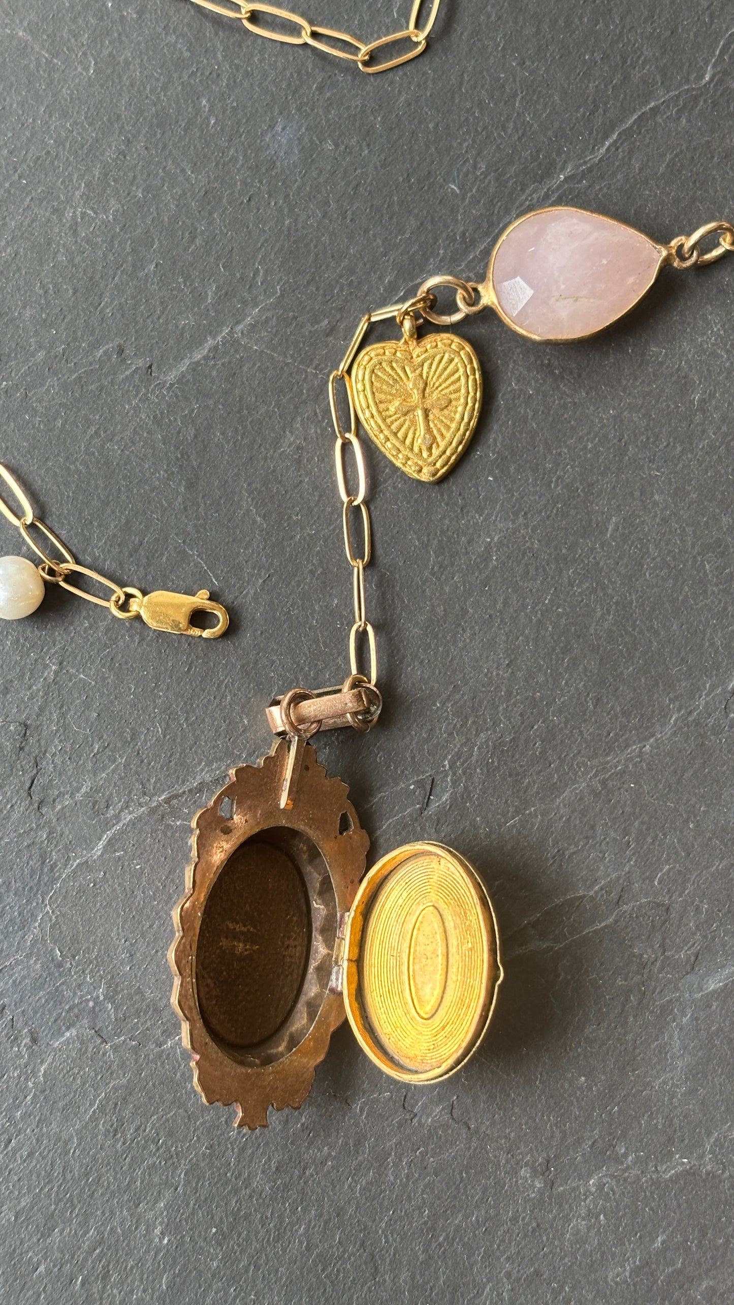Collier lasso pendentif à secret et quartz rose - blissparis