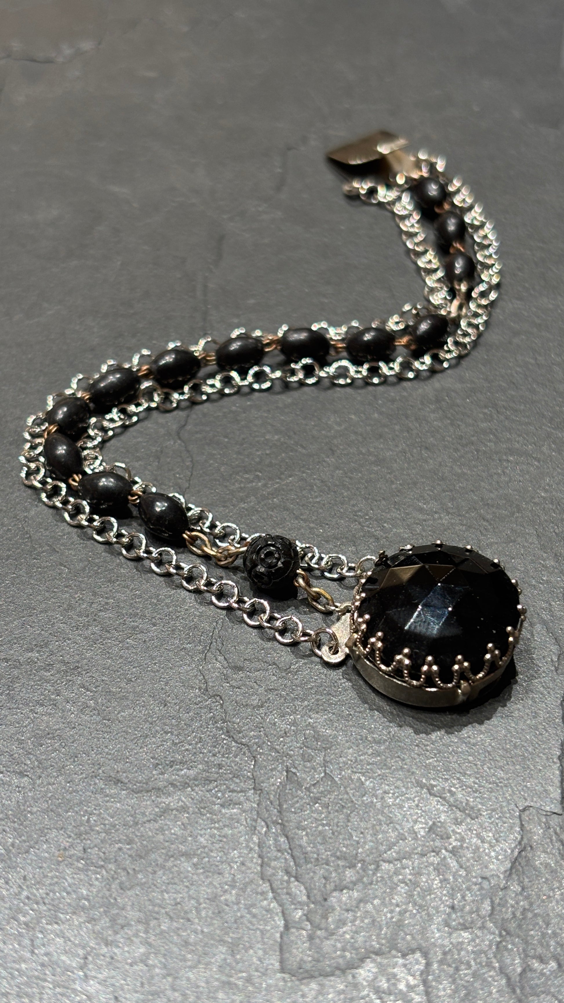 Bracelet chapelet noir et chaîne inox - blissparis