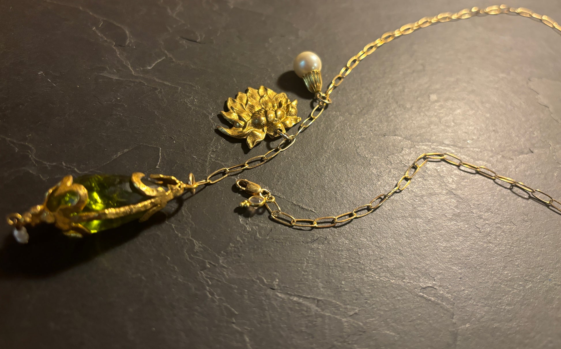 Collier lasso, lotus et pendentif “barbare” - blissparis