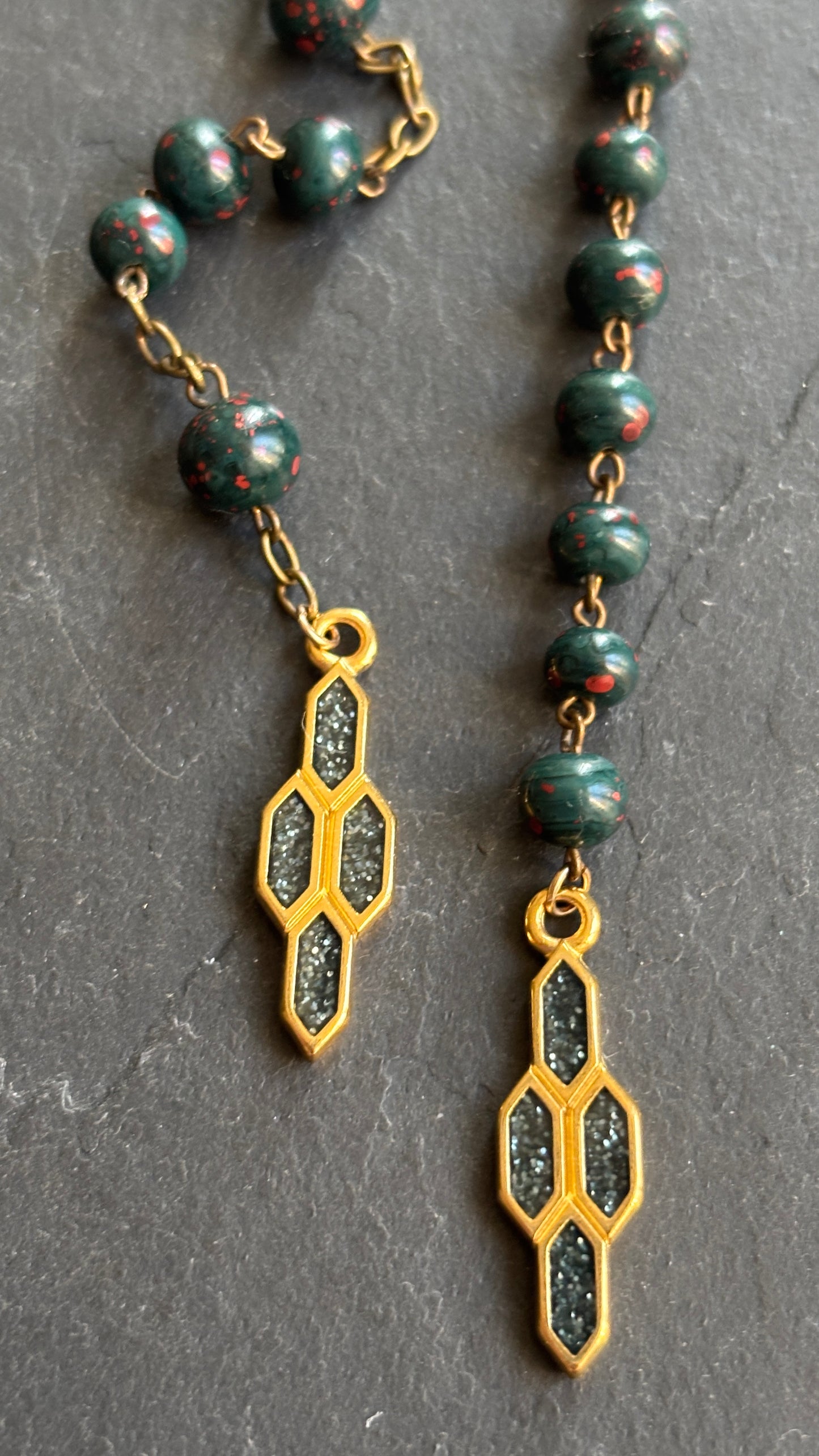 Pendants en perles de chapelet de Calcédoine - blissparis