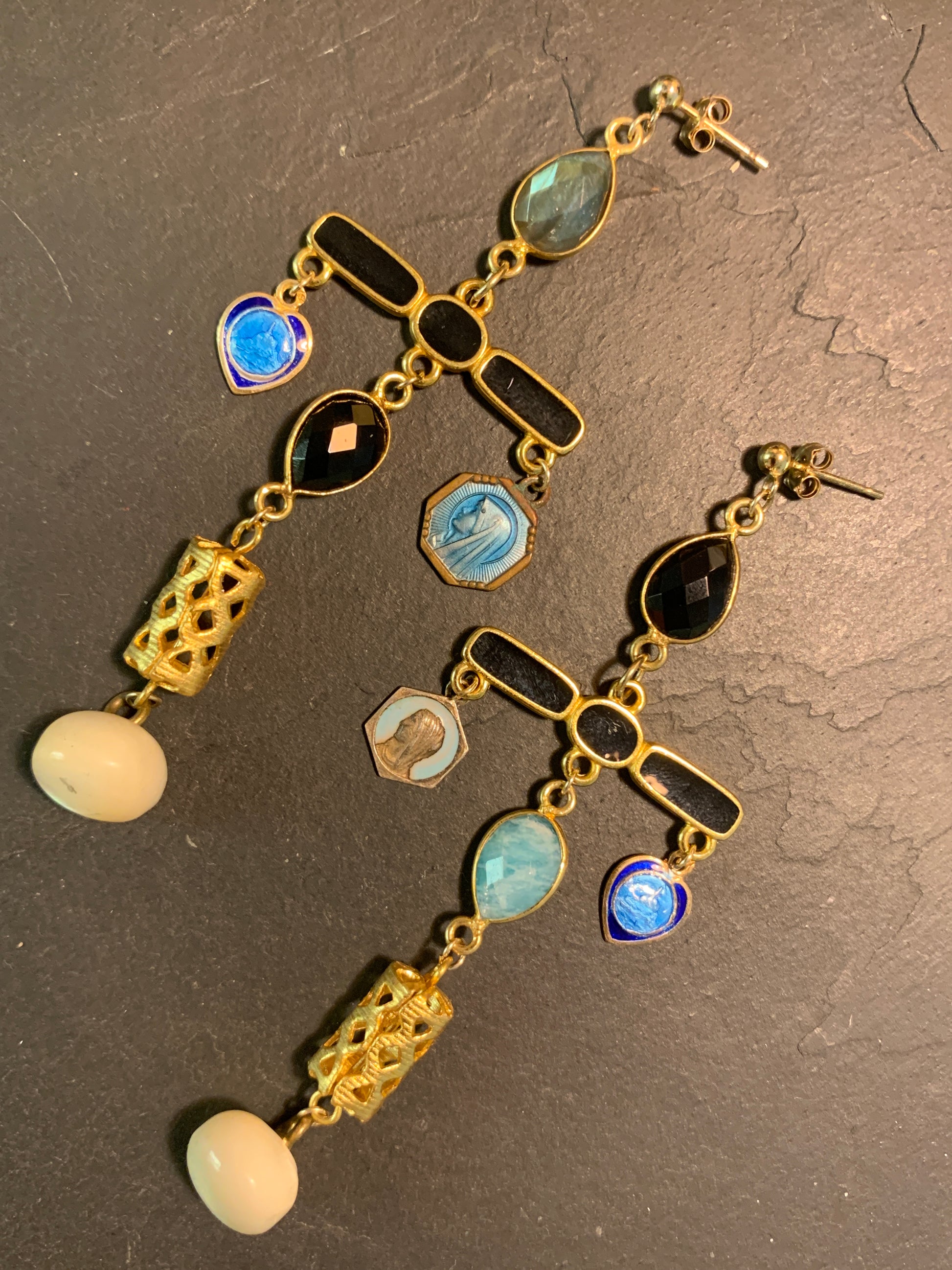 Pendants émaillés noir et bleu - blissparis