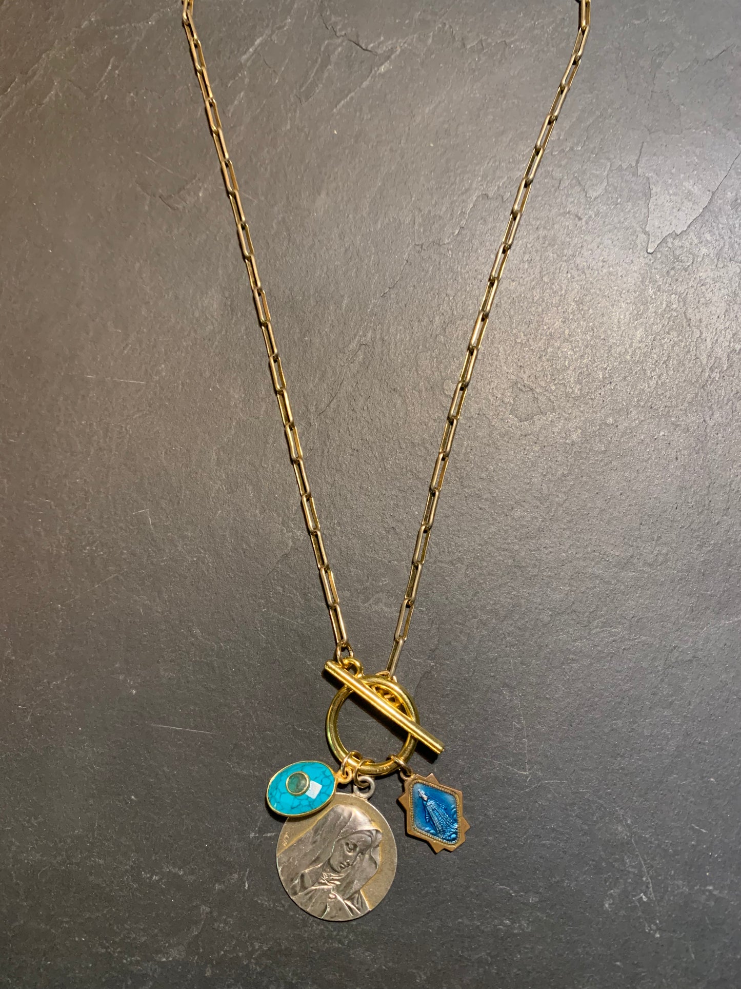 Sautoir Vierge au Voile, turquoise et Vierge émaillée - blissparis