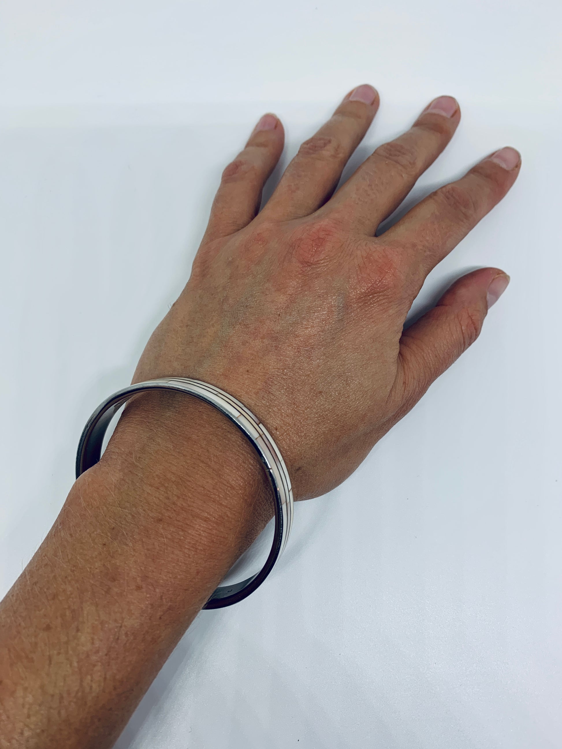 Jonc argent en nacre sertie Vintage 70’s - blissparis